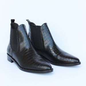 Freda Salvador Croc Sleek Chelsea Boots Black, Size 7